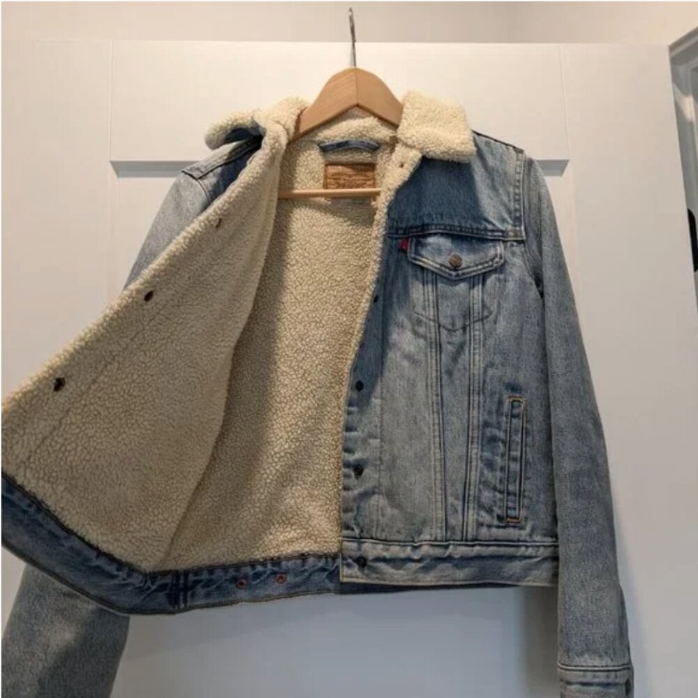 Vintage Levi's Jean Jacket (perfect condition)
